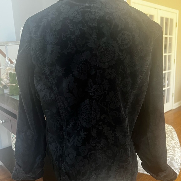 Relativity womens long sleeve velvet button up black floral blazer, size L - Picture 3 of 8